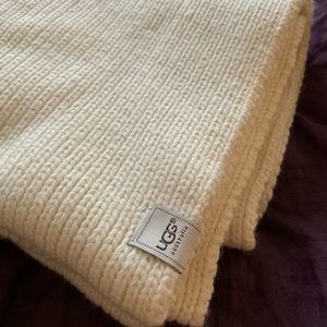 Ugg infinity scarf